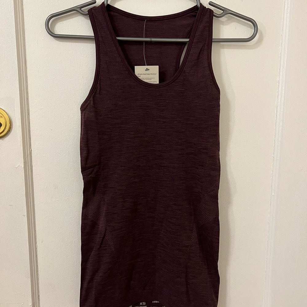 NWT Sweaty Betty — Workout Vest